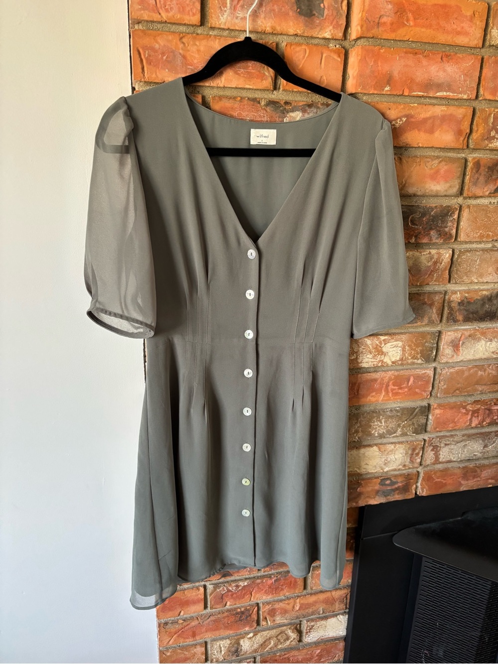 Wilfred Sage Green V-Neck Button-Front Mini Dress